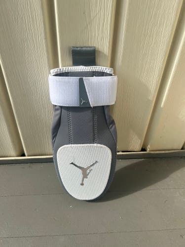 Gray Senior Sliding Mitt (New)