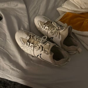 White Men's Size M 9.5 (W 10.5) Nike Huarache 9 Elite Low Low Top Turf Cleats (Used)