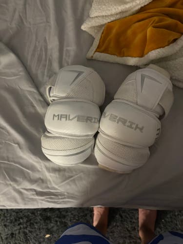 Medium Adult Maverik M6 Arm Pads (Used)