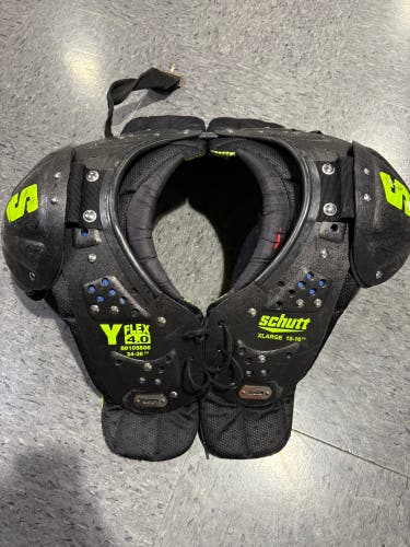 Extra Large Youth Schutt Y Flex 4.0 Youth Shoulder Pads (Used)