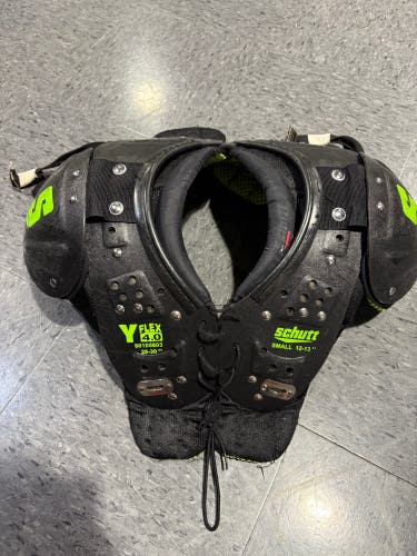 Small Youth Schutt Y Flex 4.0 Youth Shoulder Pads (Used)