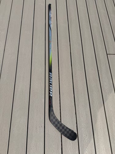 Intermediate Bauer Vapor Hyperlite 2 Left Hand Hockey Stick P90TM 65 Flex (Used)