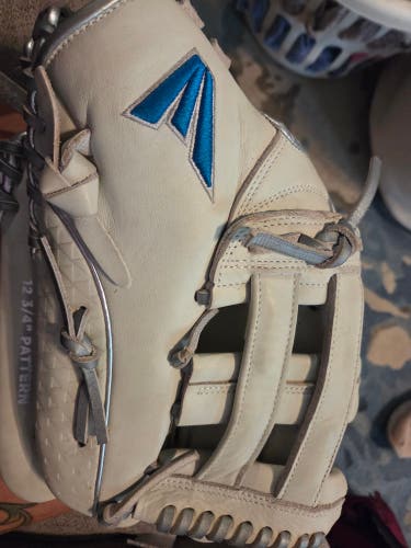 Easton RH Outfield Ghost NX Softball Glove 12.75" (Used)