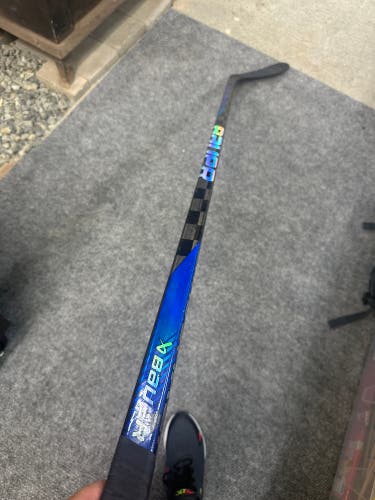 Senior Bauer Nexus Sync Right Handed Hockey Stick P92 77 Flex (Used)