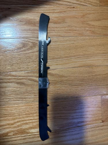 Bauer LS5G size 10 runners