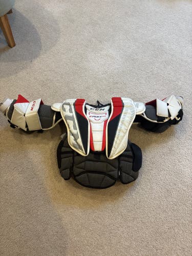 Small / Medium CCM EFlex 5.5 Goalie Chest Protector (Used)
