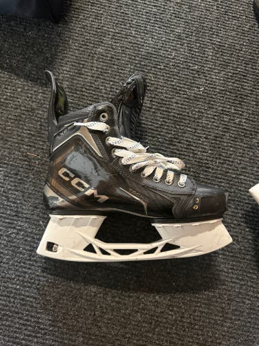 Black 2024 CCM Tacks XF Pro Hockey Skates 9 (Used)