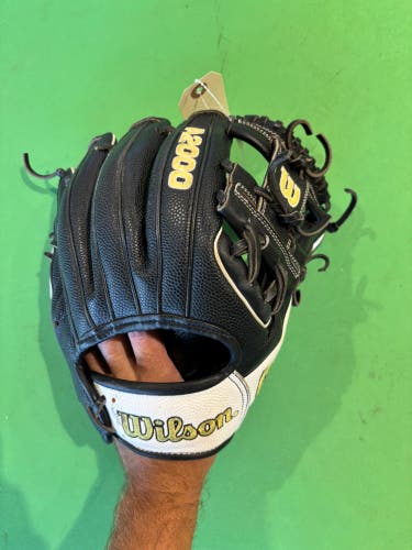 Black Wilson A2000 1786 RH Infield Baseball Glove 11.5"