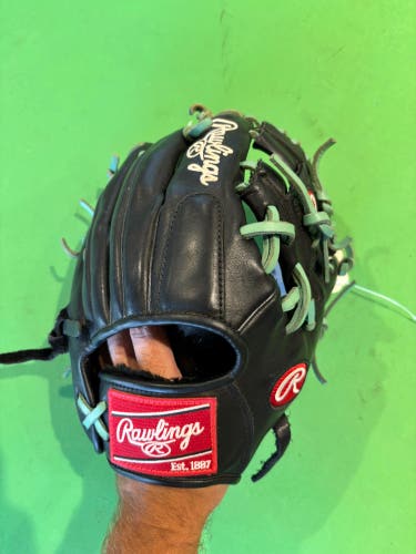 Black Rawlings R9 RH Infield Baseball Glove 11"