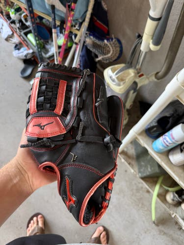 Mizuno MVP Prime RH Baseball Glove 12" (Used)
