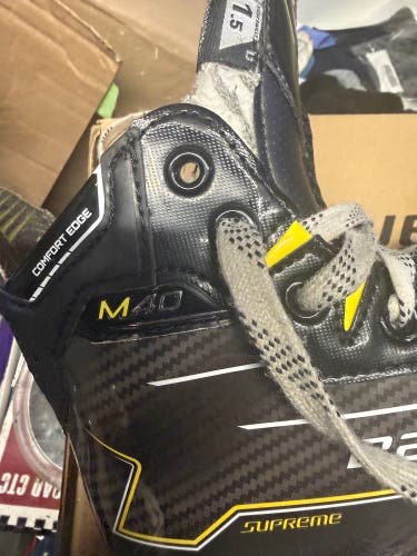 2024 Bauer Supreme M40 Hockey Skates Regular Width Size 1.5 (Used)