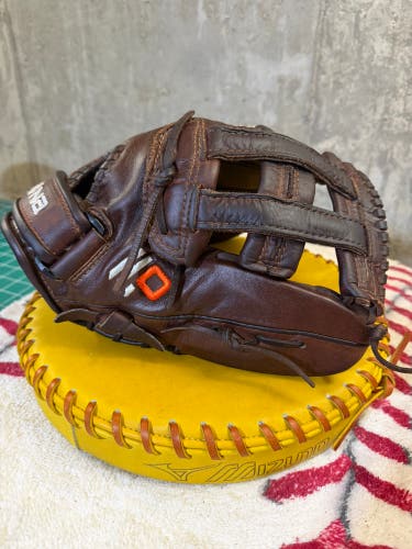 Nokona X2 Elite Series X2-V1200 12-inch Fastpitch Softball Glove