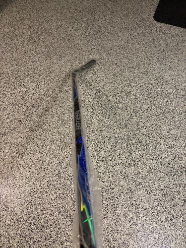 Senior Bauer Twitch Right Handed Hockey Stick P86 82 Flex Pro Stock (New)