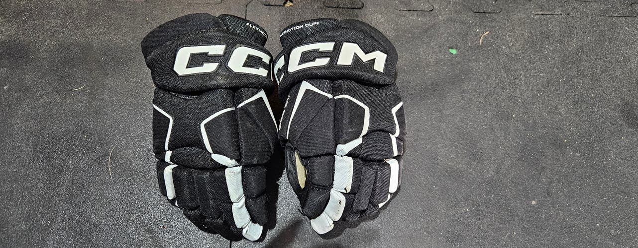 CCM AS 580 Senior Hockey Gloves 12" Black White D3O FlexMotion Ice Hockey Gloves