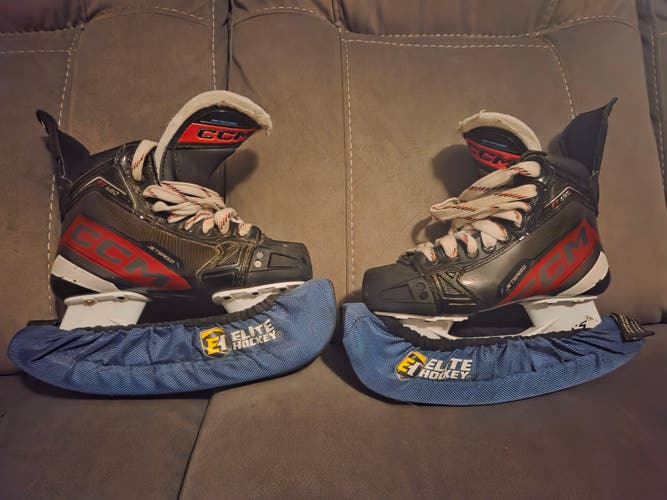Black 2023 CCM JetSpeed FT680 Hockey Skates Regular Width Size 4.5 (Used)