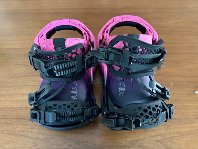 Medium Nidecker SUPERMATIC LT Snowboard Bindings Freeride (New Open Box)