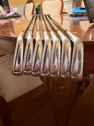 TaylorMade P-790 Right Handed Iron Set Stiff Flex (Used)