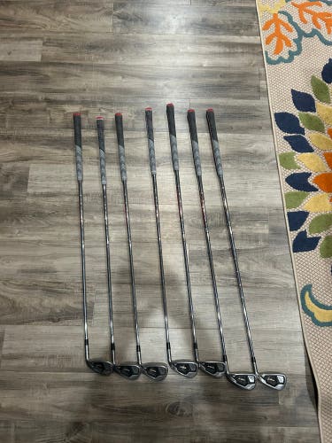 Men's 2022 Callaway Rogue ST Max OS Right Handed Iron Set Stiff Flex (Used)