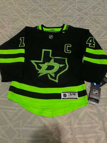Dallas Stars NHL Jamie Benn Replica Hockey Jersey, Size Youth Small / Medium