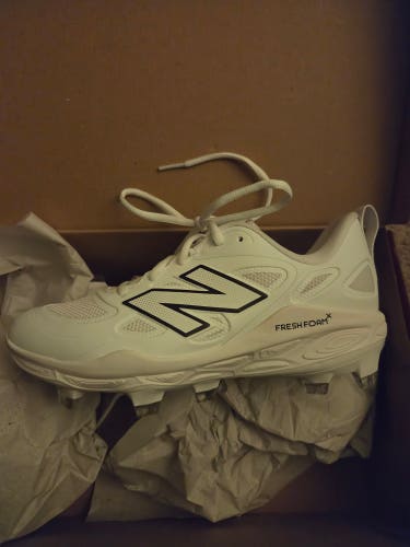 White Women's Size M 6.5 (W 7.5) New Balance Low Top Molded Cleats (New)
