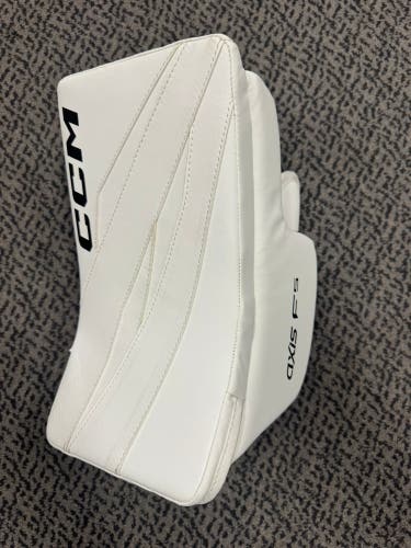 CCM Axis F5 Regular Junior Blocker (New)