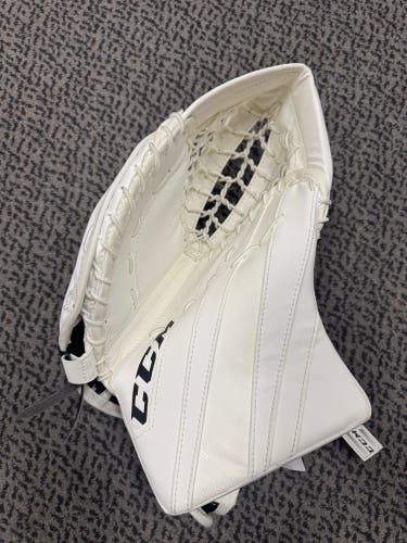 CCM Extreme Flex 5.5 Full Right (New) Junior glove