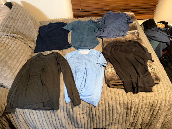 Bag of 6 Medium Men's Lululemon Shirt (Used)