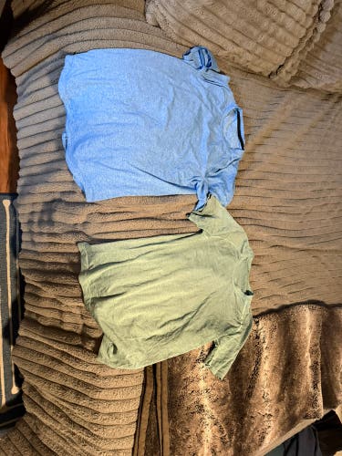 2 XS Men's Lululemon Shirt (Used)