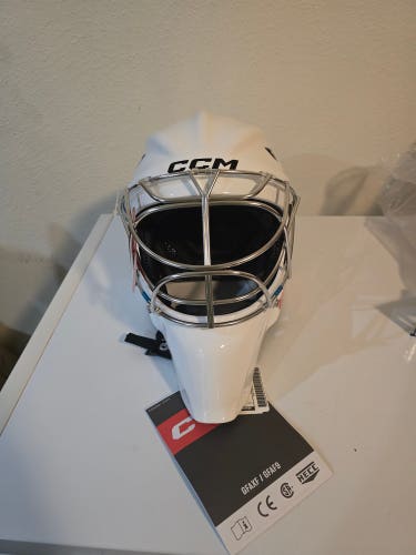 Senior Medium CCM AXIS XF Goalie Mask (New)