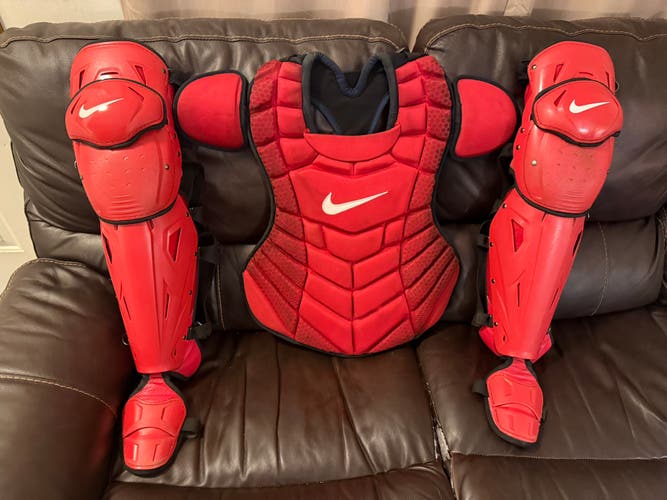 Red Nike Diamond Elite Catcher's Set