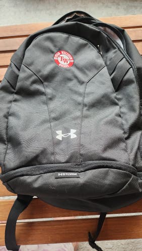 Team Wisconsin TW Black Adult Unisex 29L Under Armour Backpack (Used)