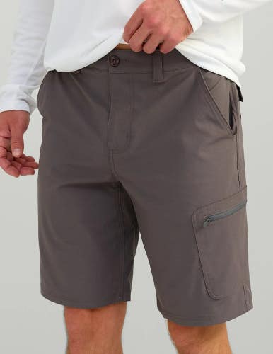 Huk Next Level Shorts Men's Medium Iron UPF 30+ Belted Waist Fishing UPS1408