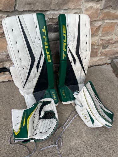 32"+1 True L20.1 Full Right Goalie Full Set (Used)