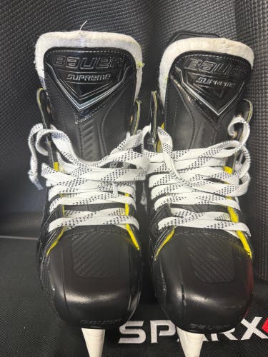 WORN ONLY ONCE Black 2024 Bauer Supreme M50 Pro Hockey Skates Regular Width Size 3.5 (Used)