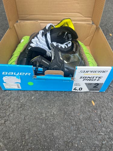 Bauer Supreme Ignite Pro+ Hockey Skates Size 4