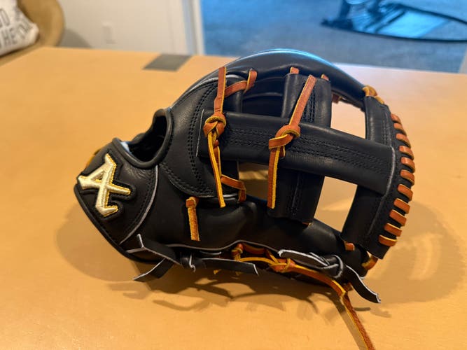 RH Infield Baseball Glove 11.5" (New)
