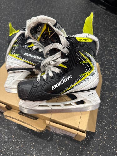 2025 Bauer Vapor Fly40 Hockey Skates Regular Width 12 (Used)
