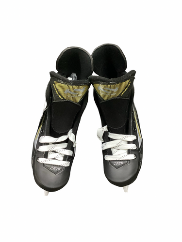 Used True CATALYST Senior Hockey Skate Senior 5.5 11613-S000187816