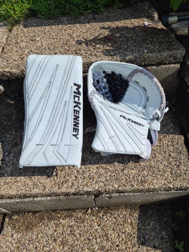 Int. Mckenney XPG2 Pro Goalie Glove and Blocker Regular (Used)