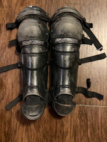 Black Easton Jen Schro The Very Best Catcher's gear(Used)