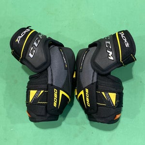 Used Junior Small CCM Tacks 9080 Elbow Pads