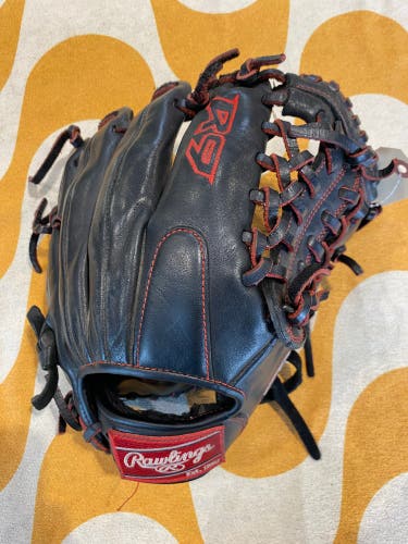 Black Rawlings R9 RH Baseball Glove 11.5" (Used)