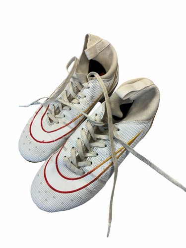 Used Soccer Cleats White Junior 04.5 11682-S000136822