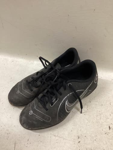 Used Nike Soccer Cleats Black Junior 05 11725-S000506738