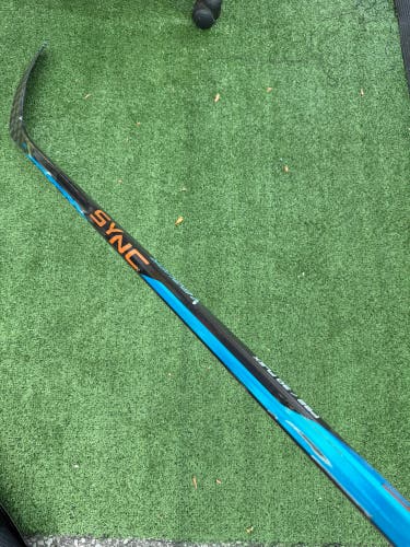 Junior Bauer Nexus Sync Hockey Stick | LH P92