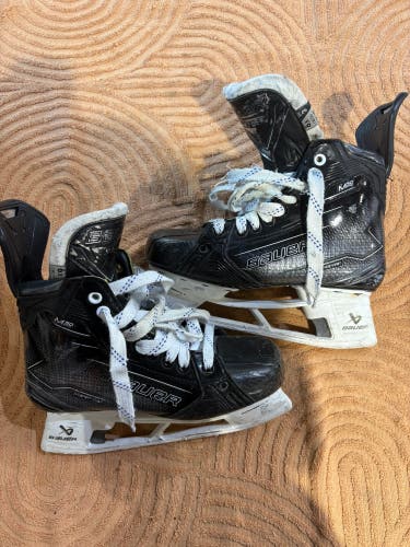 Intermediate Bauer Supreme M50 Pro Hockey Skates 6.5 (Used)