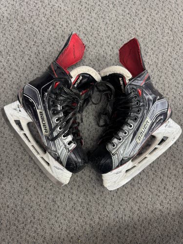 Bauer Vapor X900 Hockey Skates Regular Width Size 3 (Used)