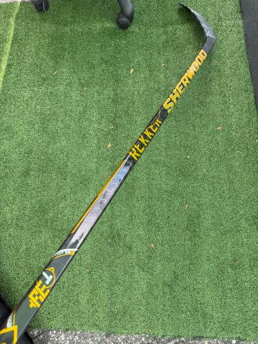 Sher-Wood Rekker Element One Hockey Stick | RH PP28 Junior 35 Flex