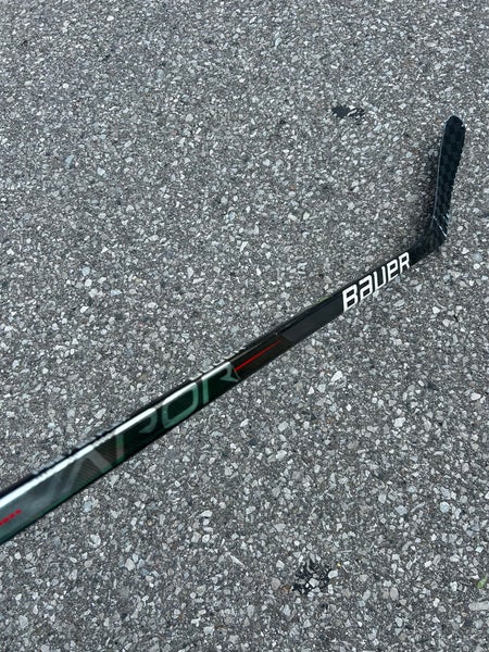 Bauer Vapor Hyperlite Hockey Stick | LH P92 Youth 20 Flex
