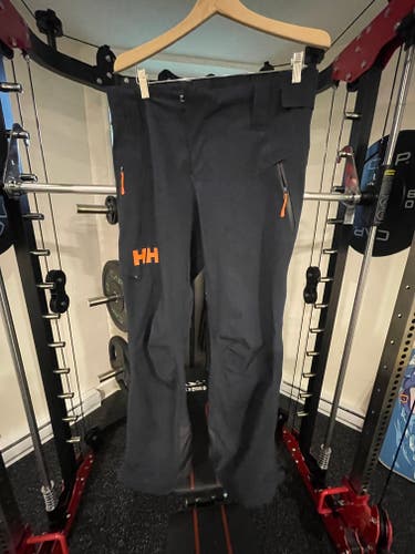 ACA Men's Adult Medium Helly Hansen Ski Pants (Used)